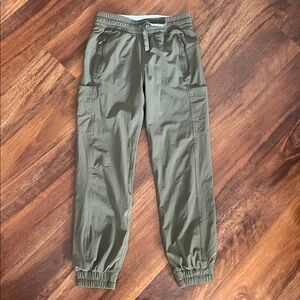 Ivivva Cargo Track Jogger Pants 10